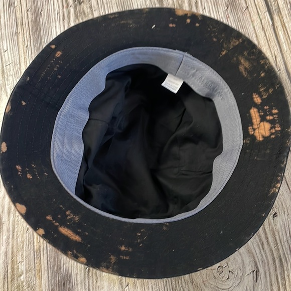 Adidas bucket hat - Picture 4 of 4